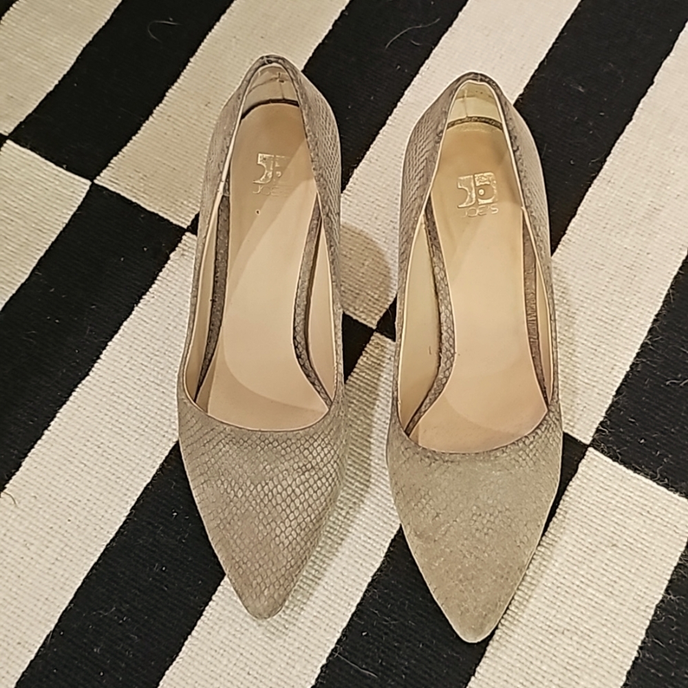 Joe's tan suede pumps - size 6